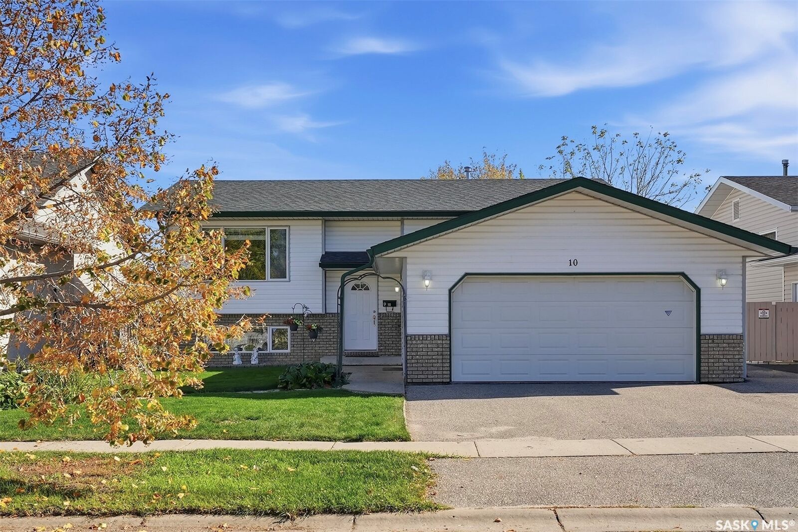 Property Photo:  10 Turner Place  SK S6X 1C1 