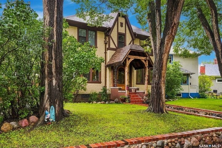 Property Photo:  131 Connaught Crescent  SK S4T 6M8 
