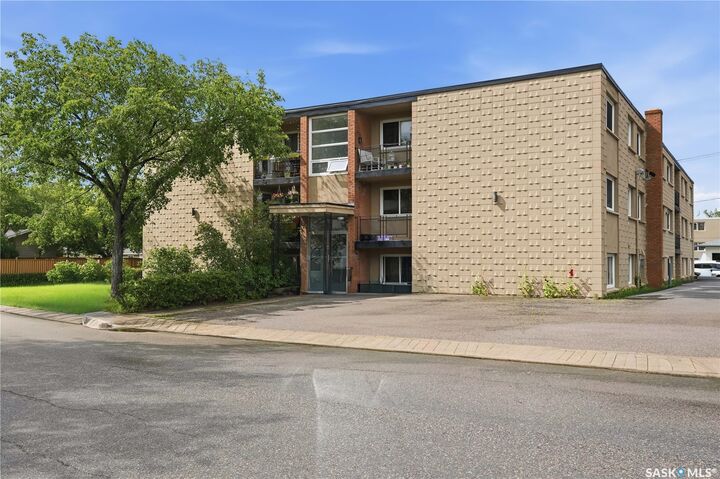 Property Photo:  2620 5th Avenue N 8  SK S4R 5E5 