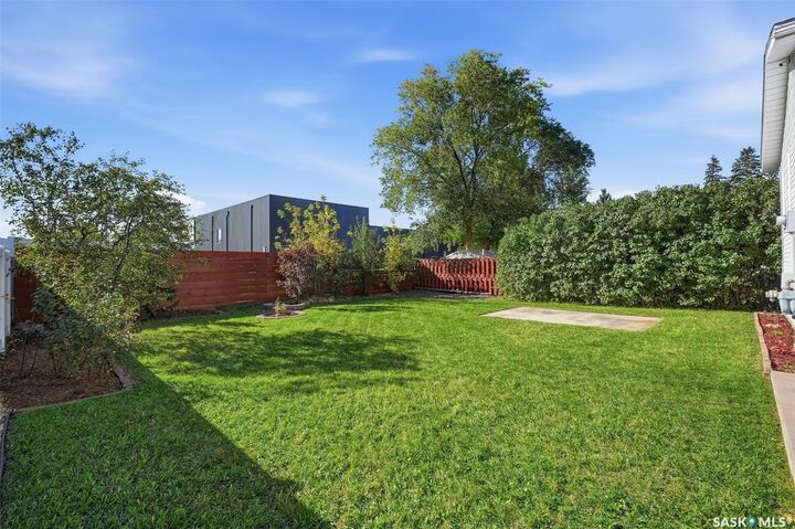Property Photo:  404 Peters Street  SK S0K 4S0 