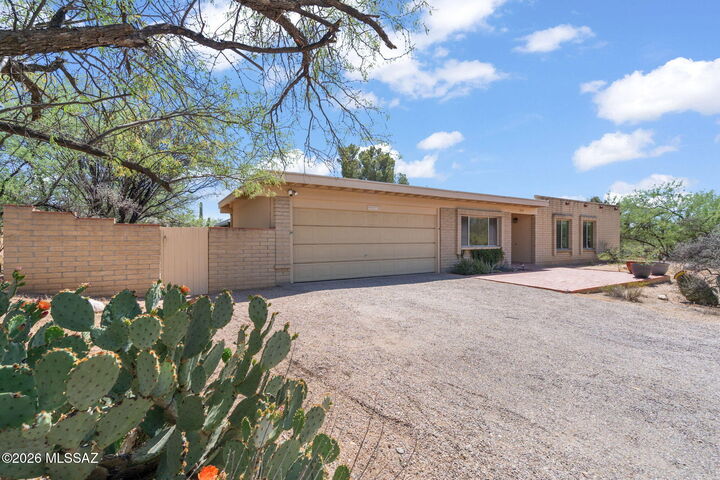 Property Photo: 9070 E Kayenta Drive AZ 85749
