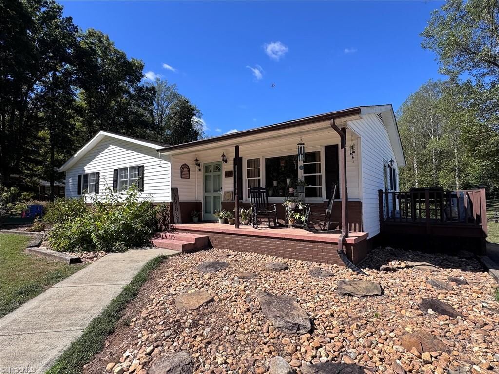 Property Photo:  503 Sam Fulk Road  NC 27041 