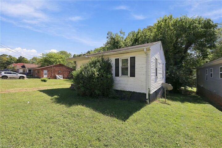 Property Photo: 922 Taft Street NC 27105