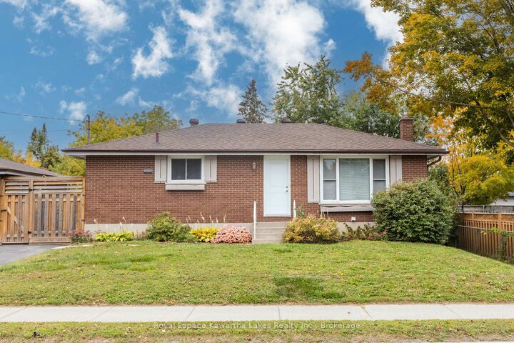 Property Photo:  115 Victoria Avenue N  ON K9V 4G9 