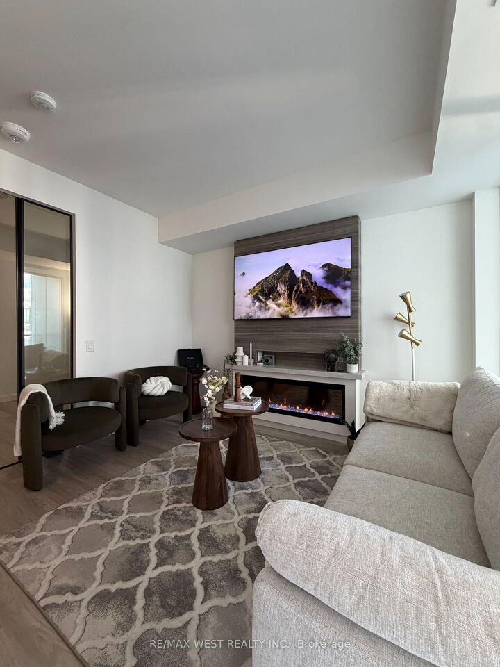 Property Photo: 1050 Eastern Avenue 1415 ON M4L 0B7