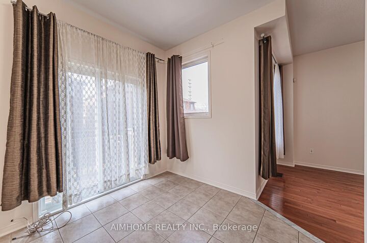 Property Photo:  688 Courtney Valley Road  ON L5V 0C3 