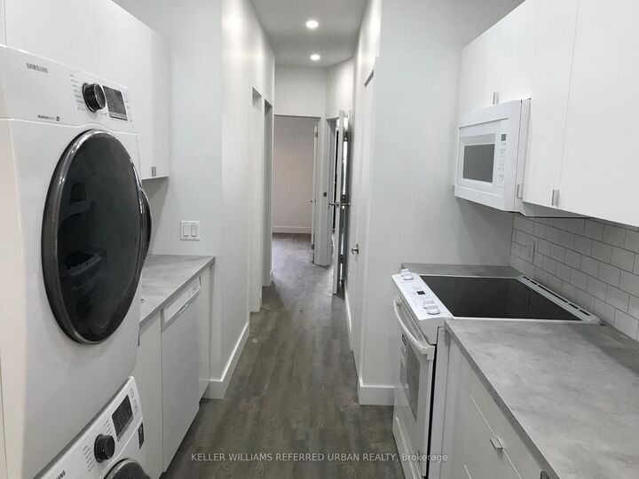 Property Photo:  344 Bartlett Avenue N Room 2  ON M6H 3G7 