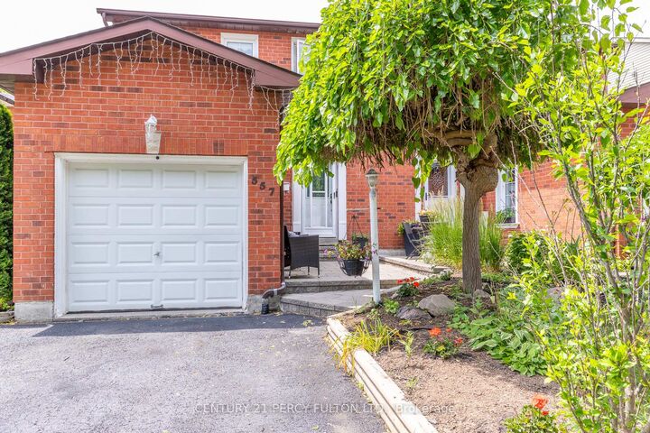 Property Photo:  557 Cobblehill Drive  ON L1K 1Y6 