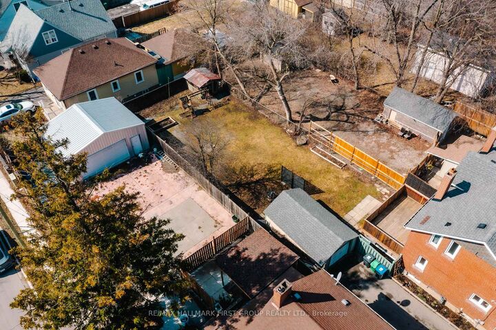 Property Photo:  7 McMurchy Avenue S  ON L6Y 1Y1 