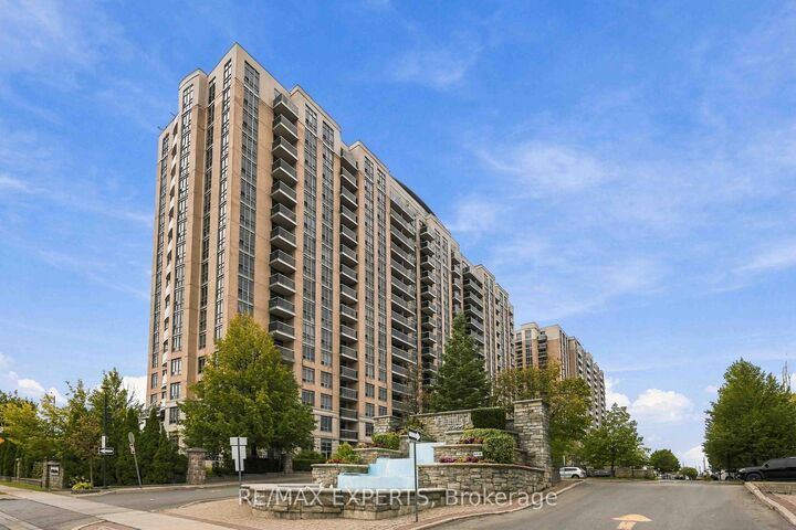 Property Photo:  18 Mondeo Drive 1537  ON M1P 5C8 