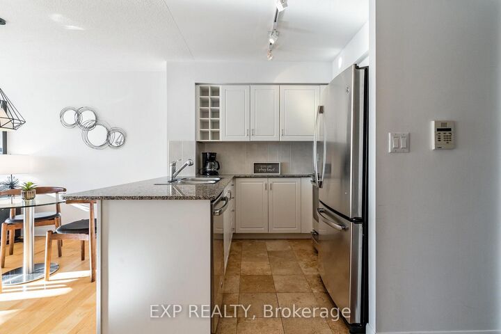 Property Photo:  210 Victoria Street 3205  ON M5B 2R3 