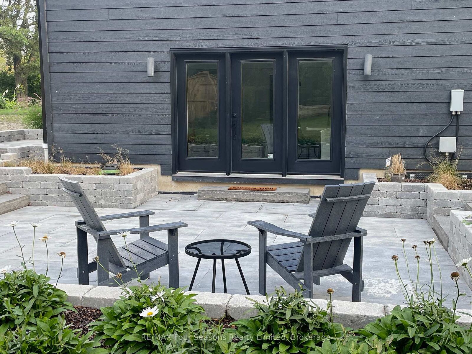 Property Photo:  37B Silvercreek Drive  ON L9Y 4W9 