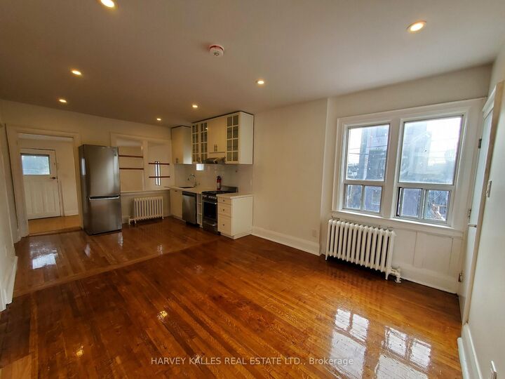 Property Photo: 15 Alberta Avenue 2 ON M6H 2R5