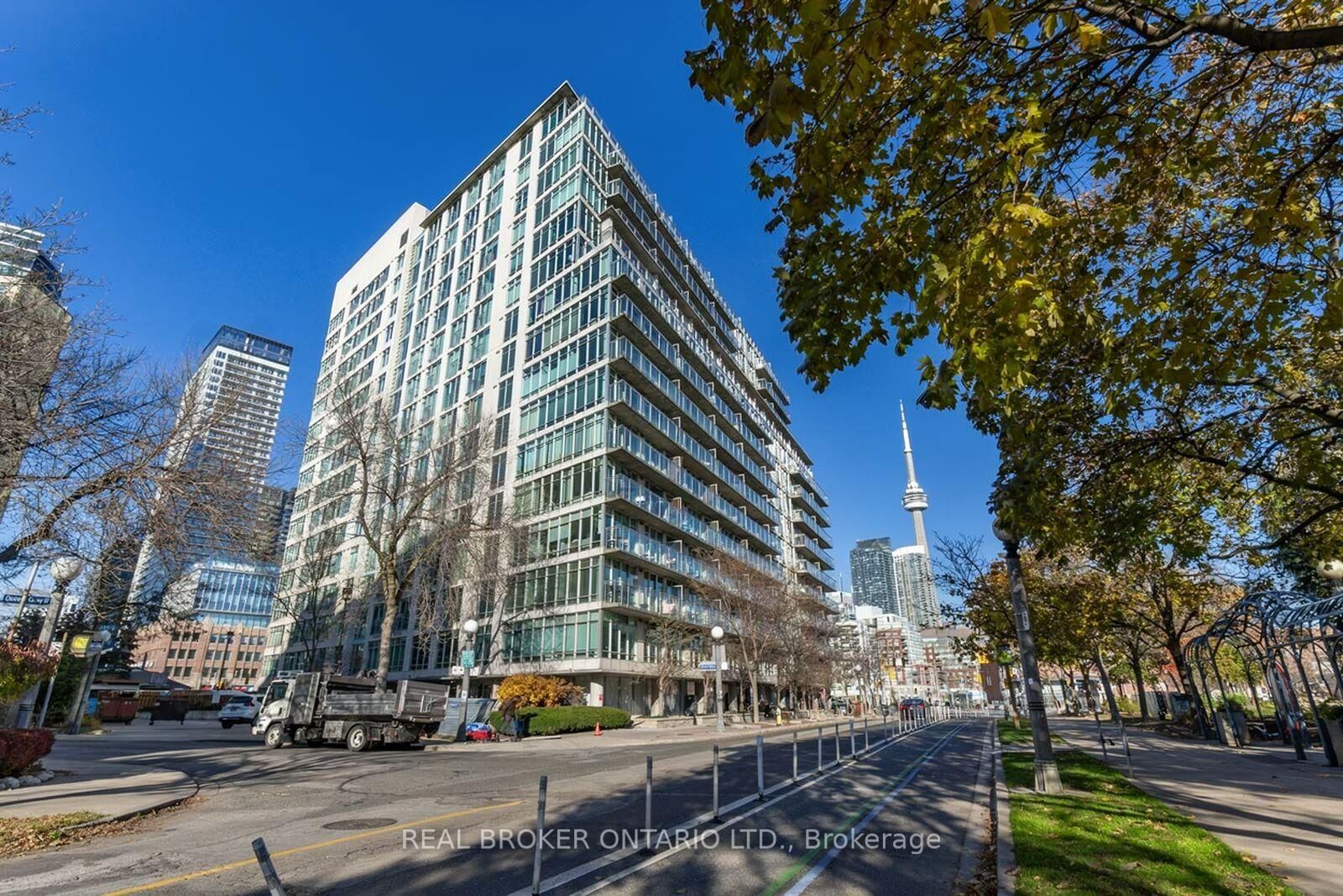 Property Photo:  650 Queens Quay W 915  ON M5V 3N2 