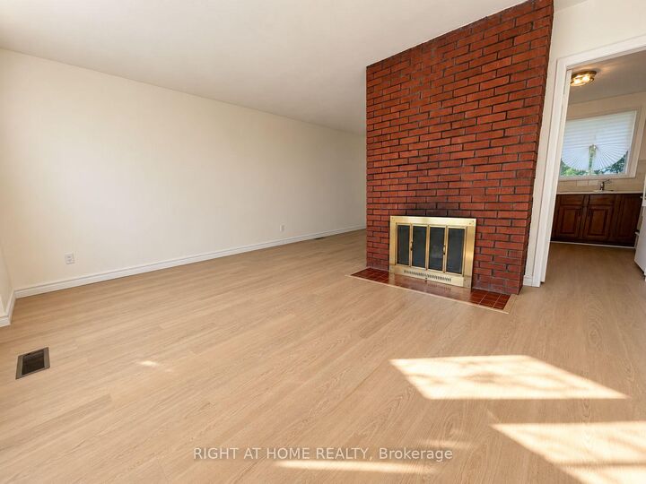 Property Photo:  223 Ellendale Drive  ON M1P 1P5 