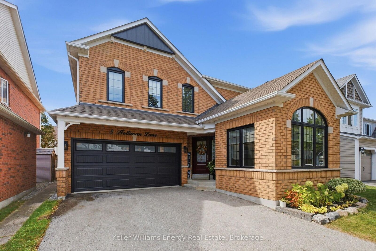 Property Photo: 8 Holliman Lane ON L1Z 1K6