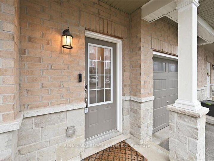 Property Photo:  122 Dundas Street E 9  ON L9H 7N3 