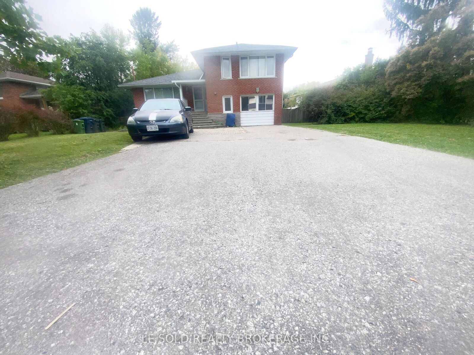 Property Photo:  21 Revcoe Drive 2nd Floor Room  ON M2M 2B9 
