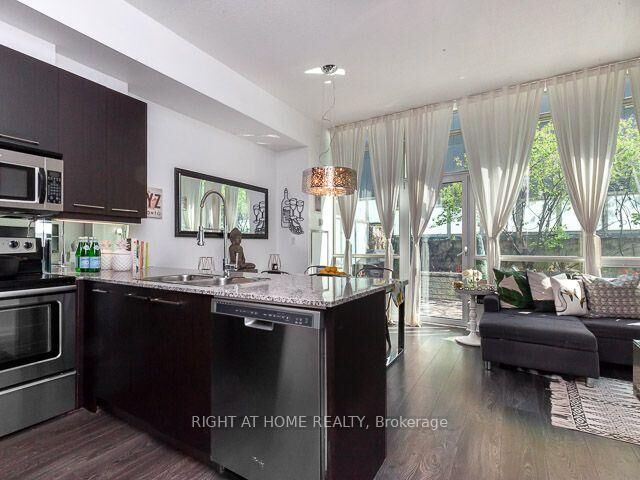 Property Photo:  350 Wellington Street W G21  ON M5V 3W9 