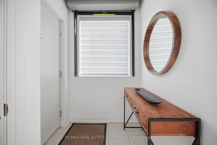 Property Photo:  5279 Highway 7 N/A 1402  ON L4L 0J1 