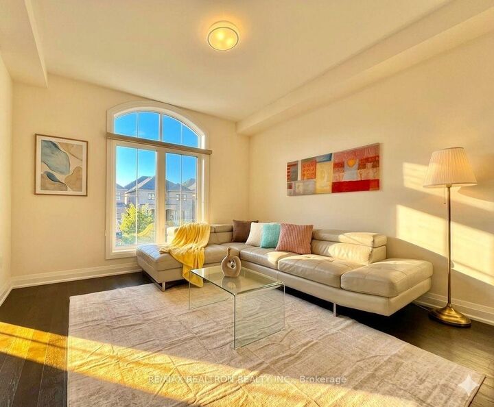 Property Photo:  33 Duncombe Lane  ON L4C 1C2 