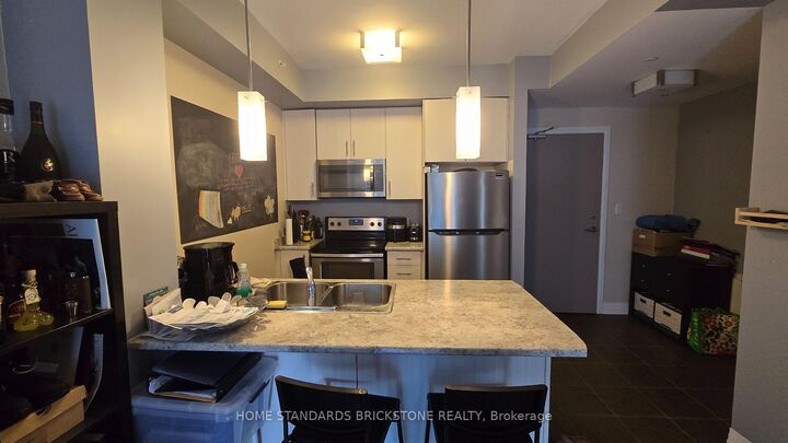 Property Photo:  10 Concord Place 323  ON L3M 0G6 