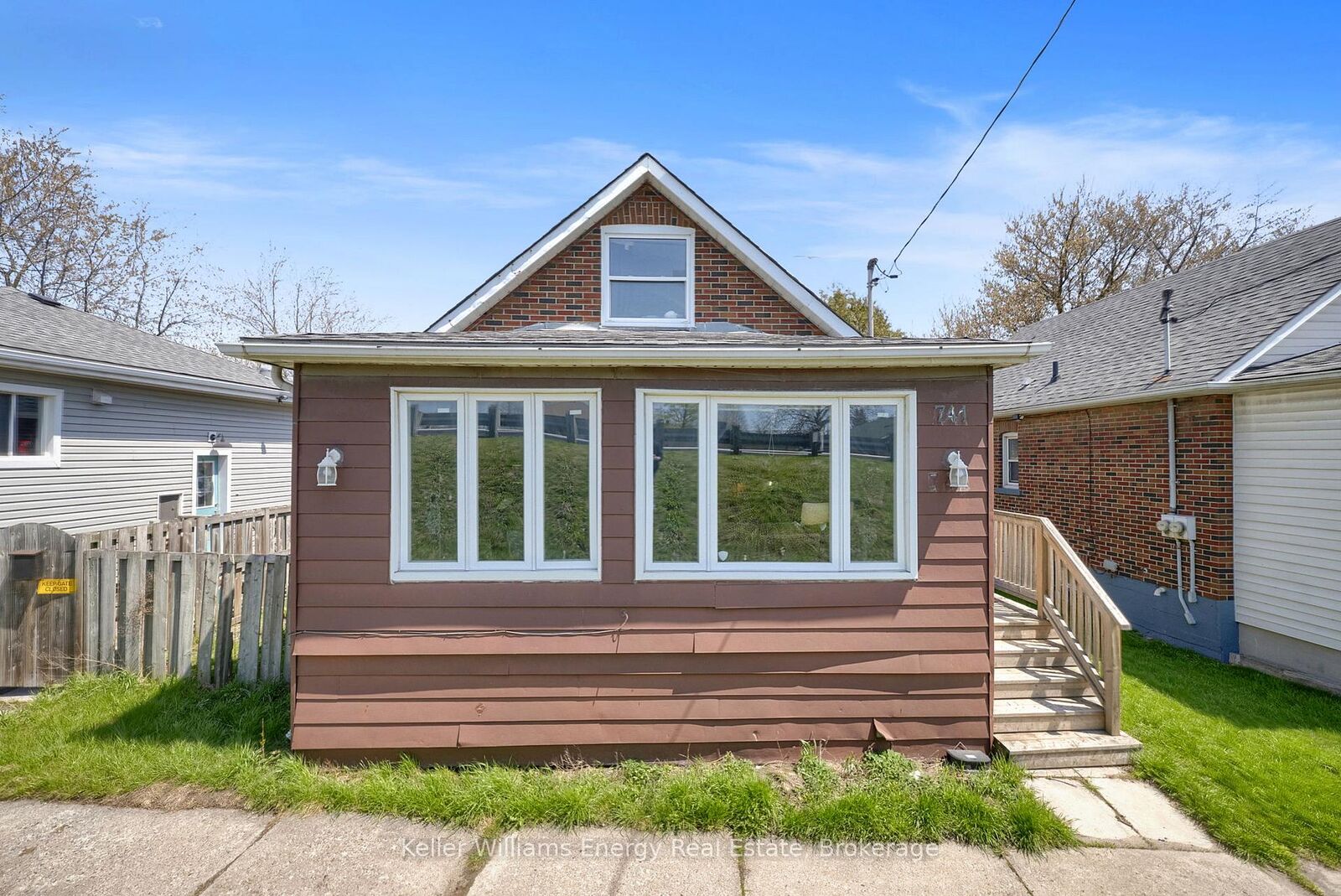 Property Photo:  741 Ritson Road S  ON L1H 5L2 