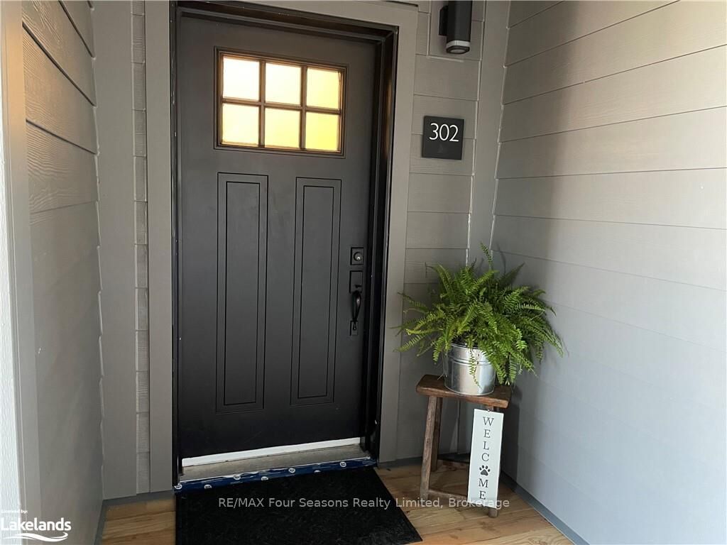 Property Photo:  12 Beausoleil Lane 302  ON L9Y 2X5 