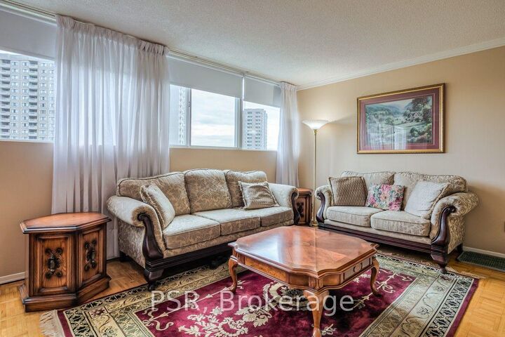 Property Photo:  3695 Kaneff Crescent 612  ON L5A 4B6 