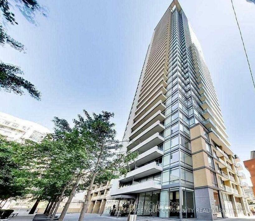 Property Photo:  18 Yorkville Avenue 2206  ON M4W 3Y8 