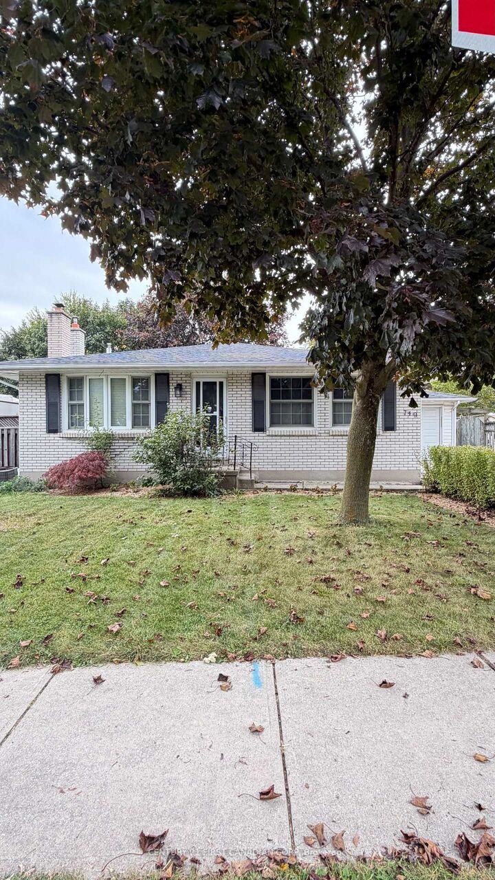 Property Photo:  749 Dundalk Drive  ON N6C 3V1 