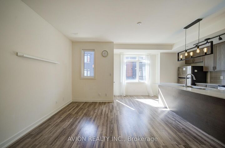 Property Photo: 370 Red Maple Road 83 ON L4C 5T4