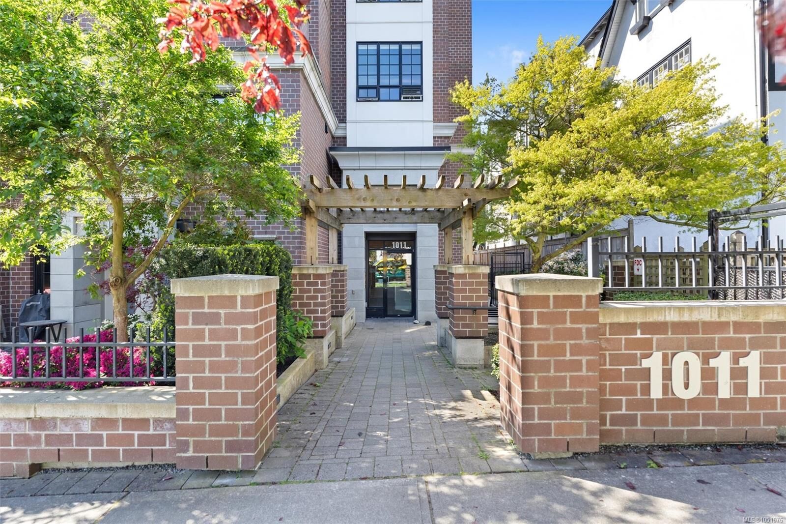 Property Photo:  1011 Burdett Ave #105  BC V8V 3G9 