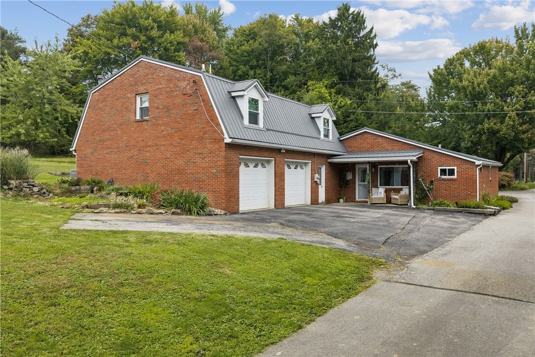Property Photo: 122 Young Ln PA 15010