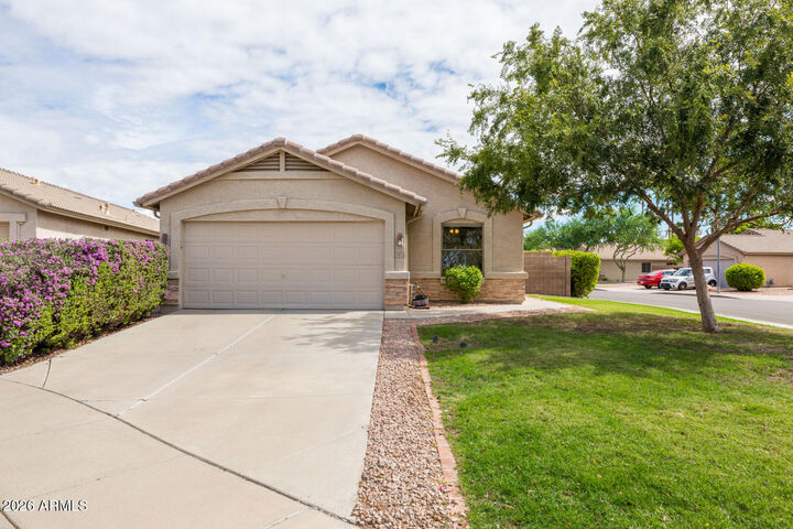 Property Photo:  19815 N 34th Place  AZ 85050 
