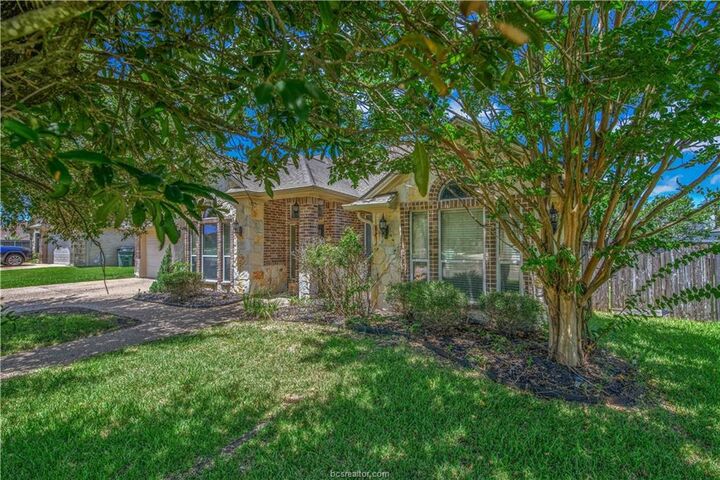 Property Photo:  2703 Colony Glen Drive  TX 77808 