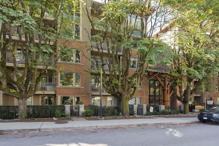 Property Photo: 119 W 22nd Street Street 304 BC V7M 0B4