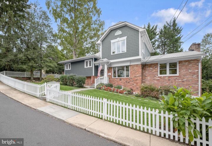 Property Photo:  39 Wellesley Circle  MD 20812 