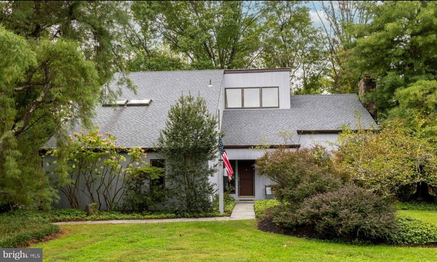 Property Photo: 2 Fox Pond PA 19477