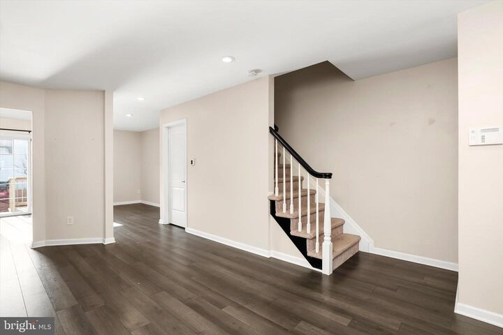 Property Photo:  10 Ryans Court  NJ 08505 