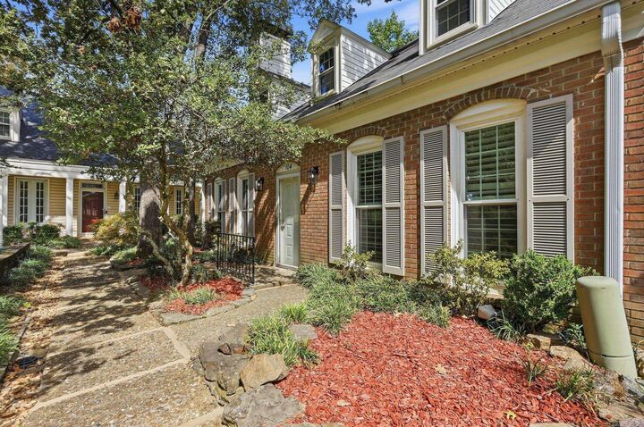 Property Photo: 2401 Wentwood Valley Dr, Unit 104 AR 72212
