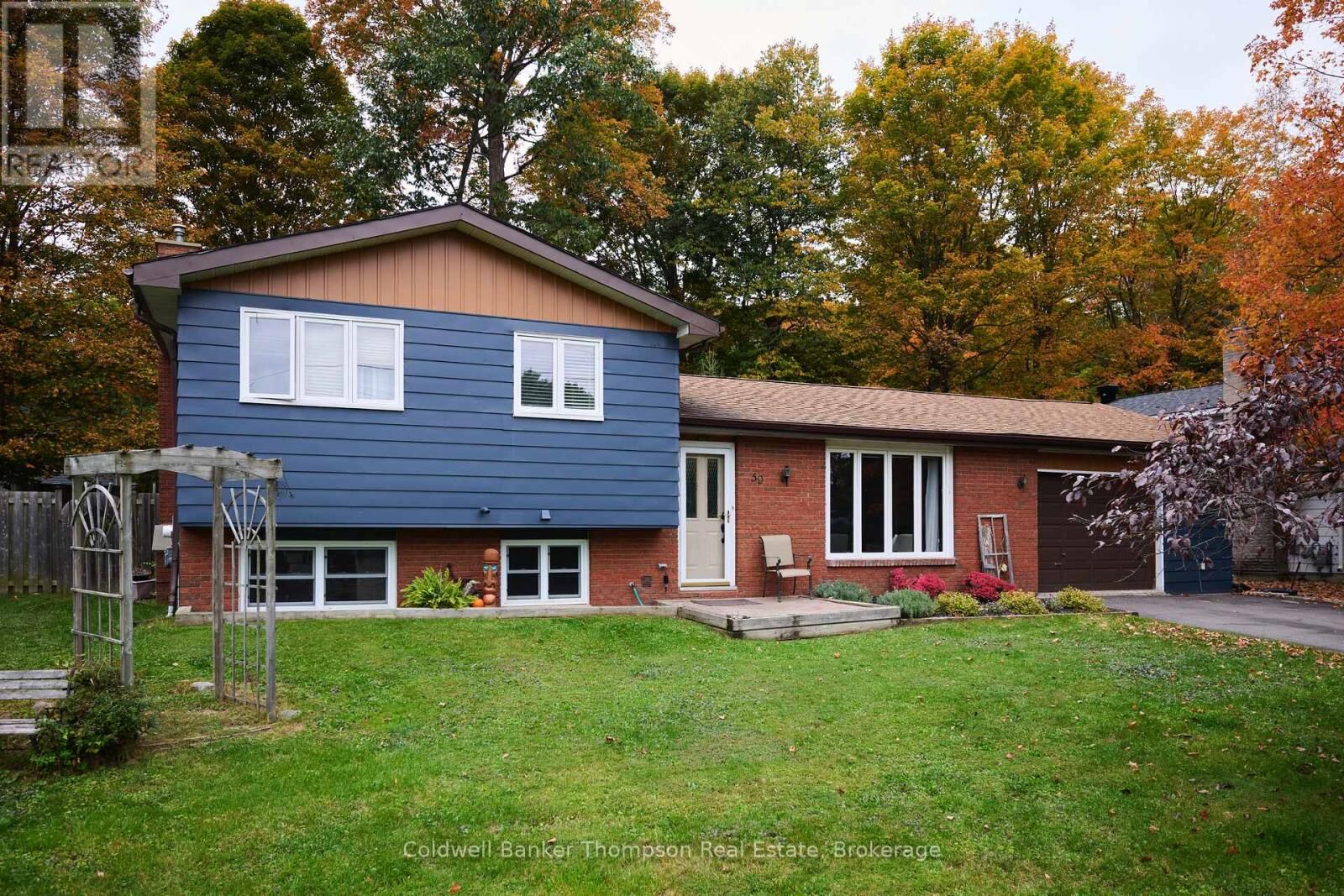Property Photo: 59 Hubbel Crescent ON P1H 1S6