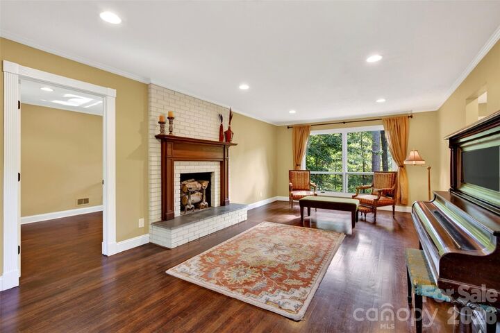 Property Photo:  14 Willow Road  NC 28804 