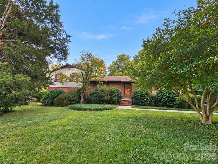 Property Photo: 2419 Rhyneland Street NC 28054