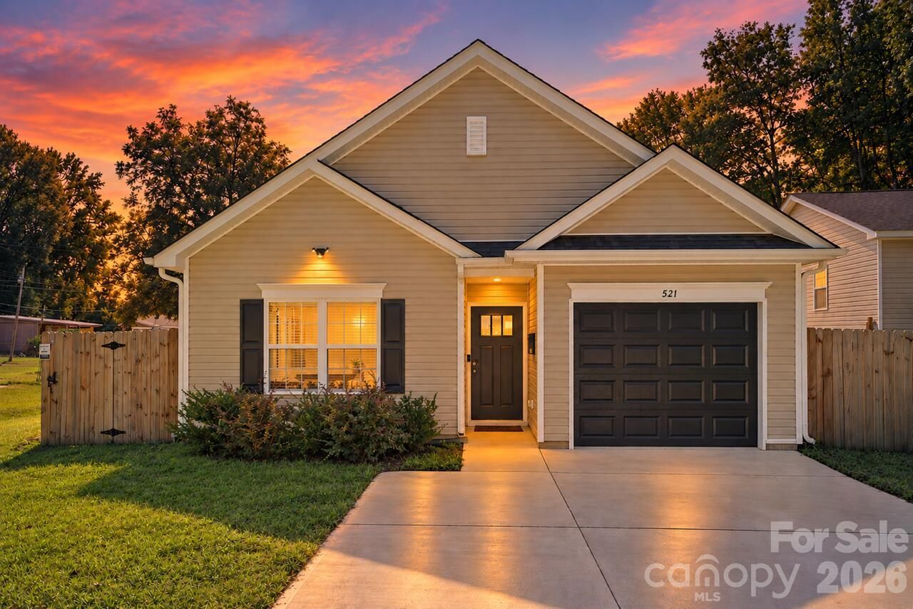 Property Photo:  521 Porter Street  NC 28208 