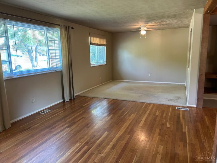 Property Photo: 2585 Byrneside Drive OH 45239