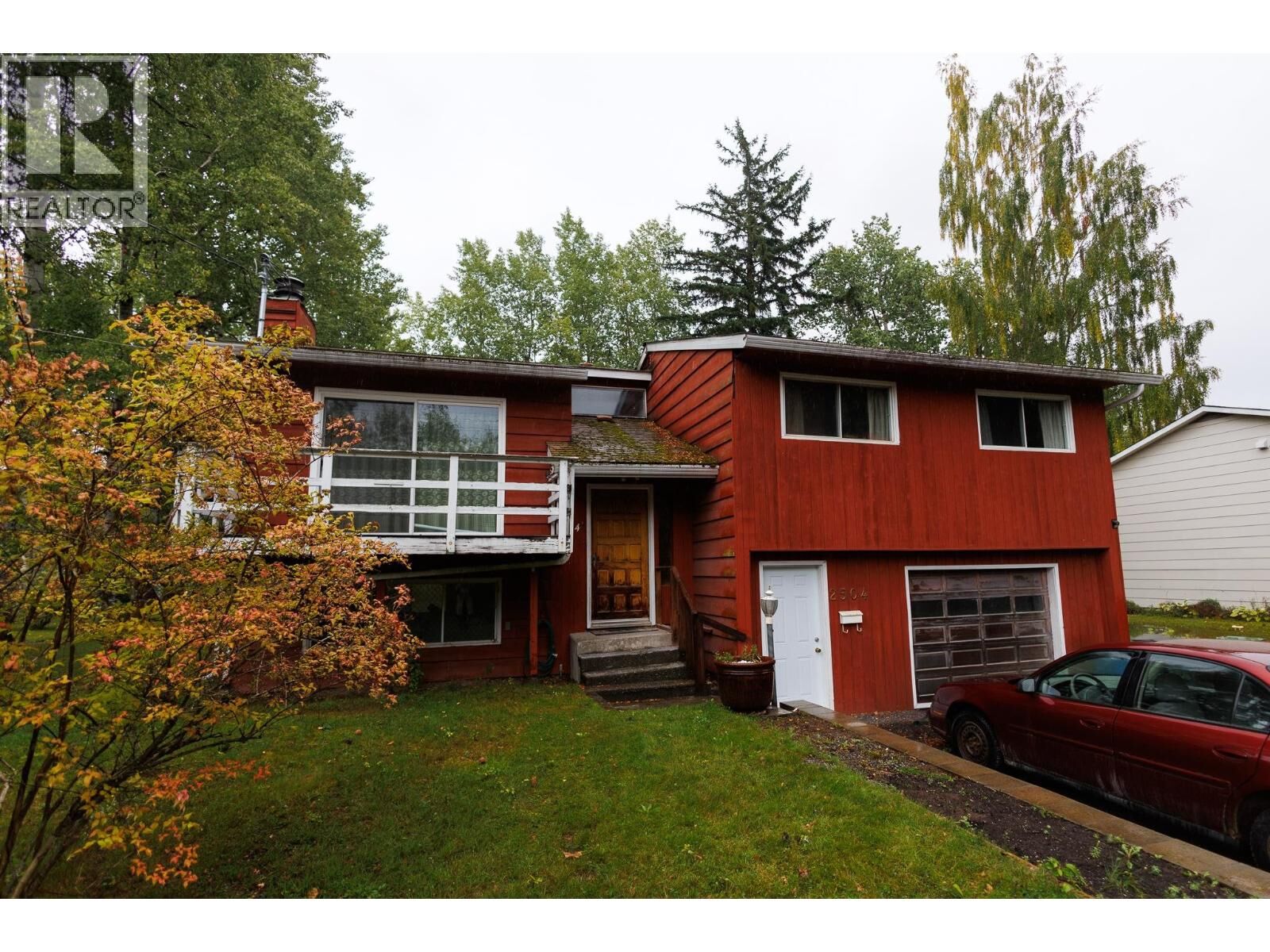 Photo de la propriété:  2504 Kerr Street  BC V8G 2K3 