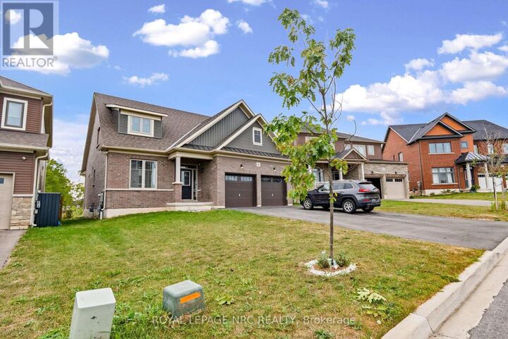 Property Photo:  10 Oriole Crescent  ON L3K 6E2 