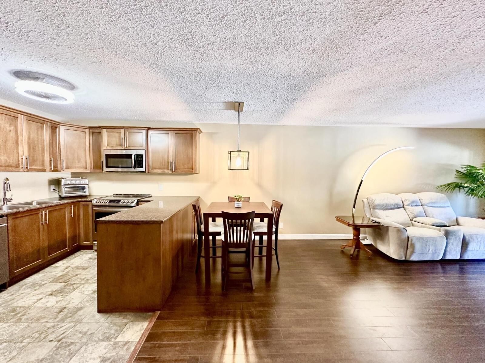 Photo de la propriété:  33464 George Ferguson Way 303  BC V2S 2L8 