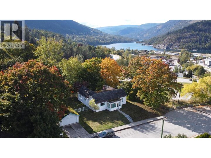 Property Photo:  1002 Kootenay Street  BC V1L 1L4 